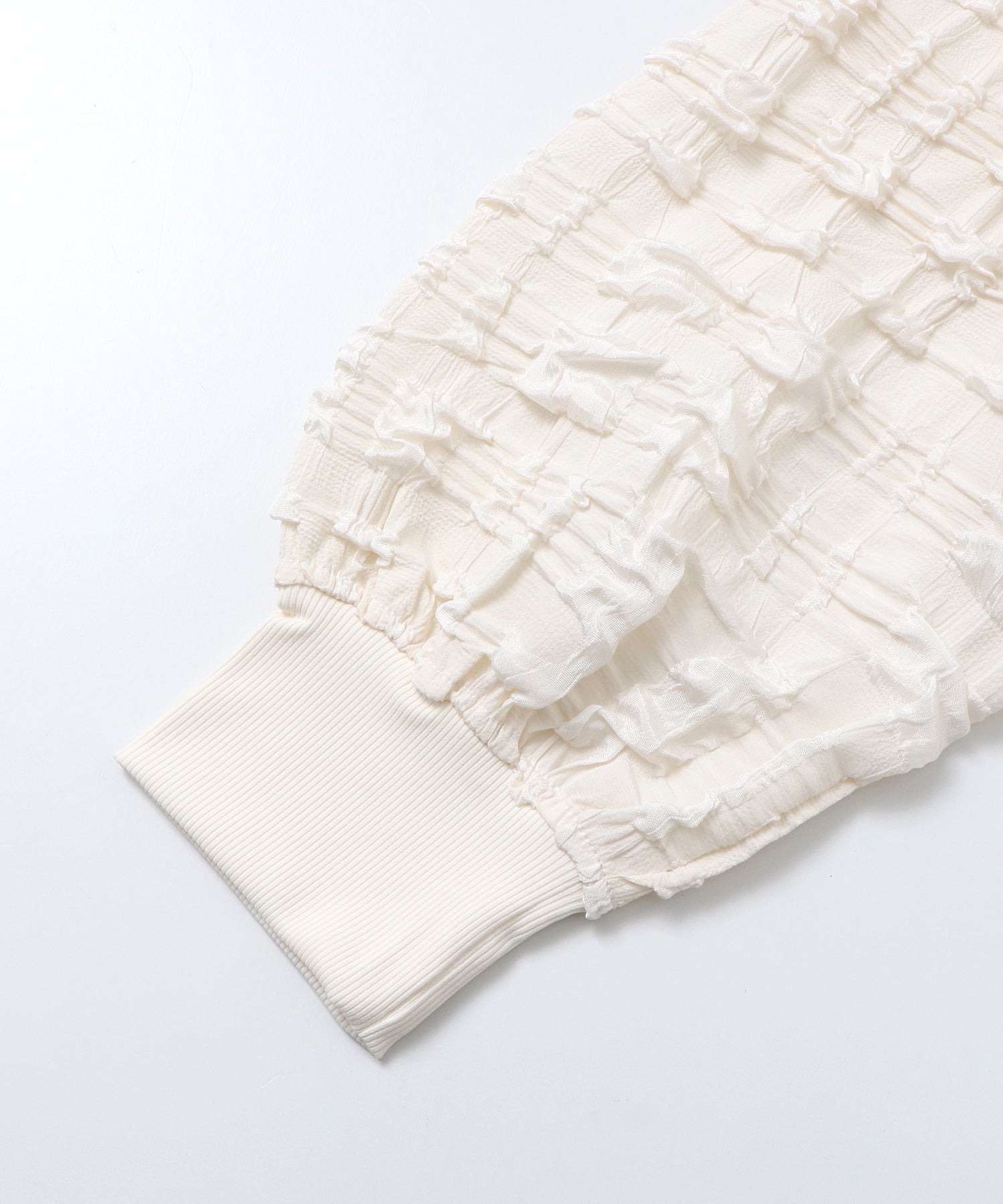 カットジャガード トップス