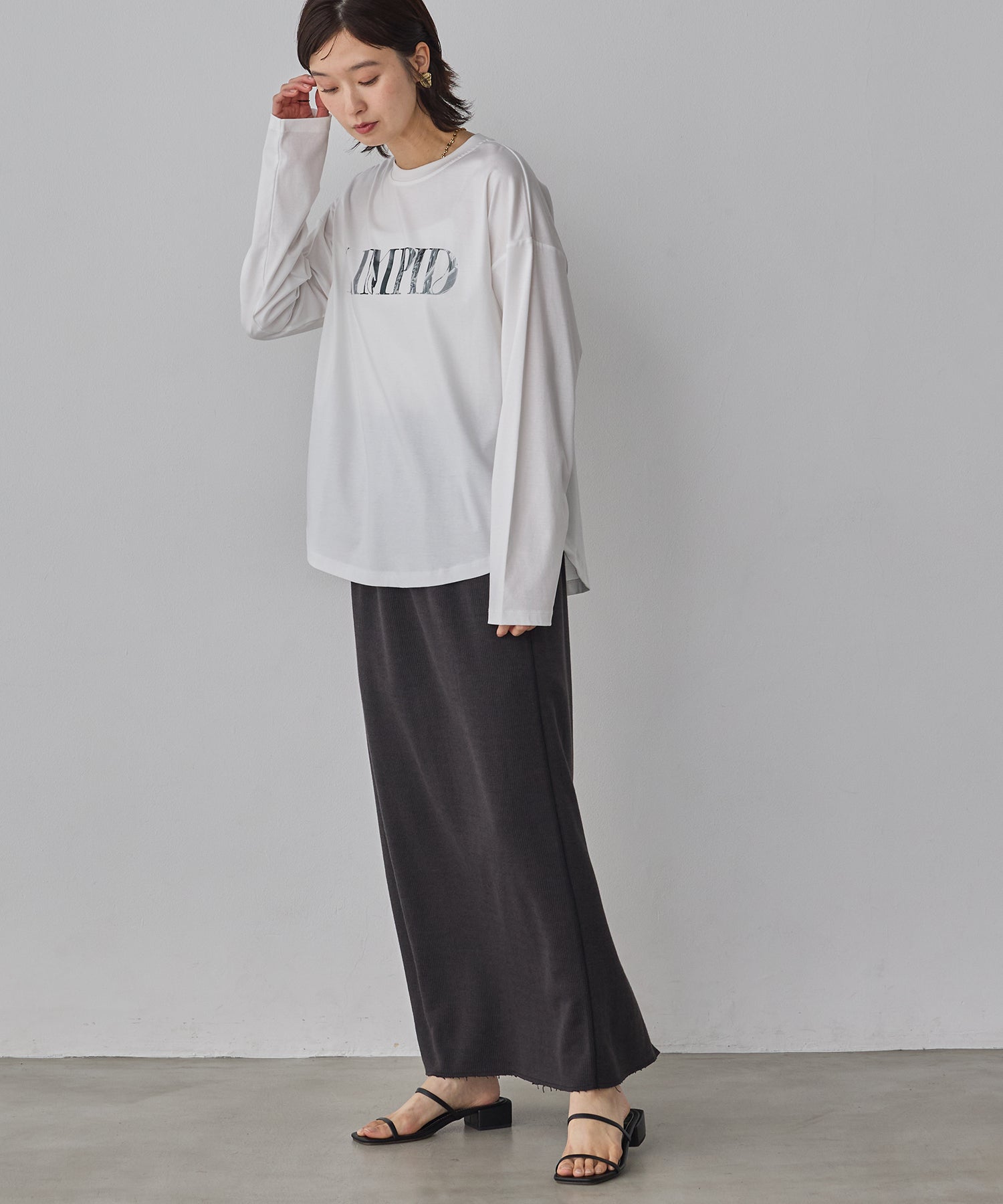 FRONT LOGO LONG T-SHIRT