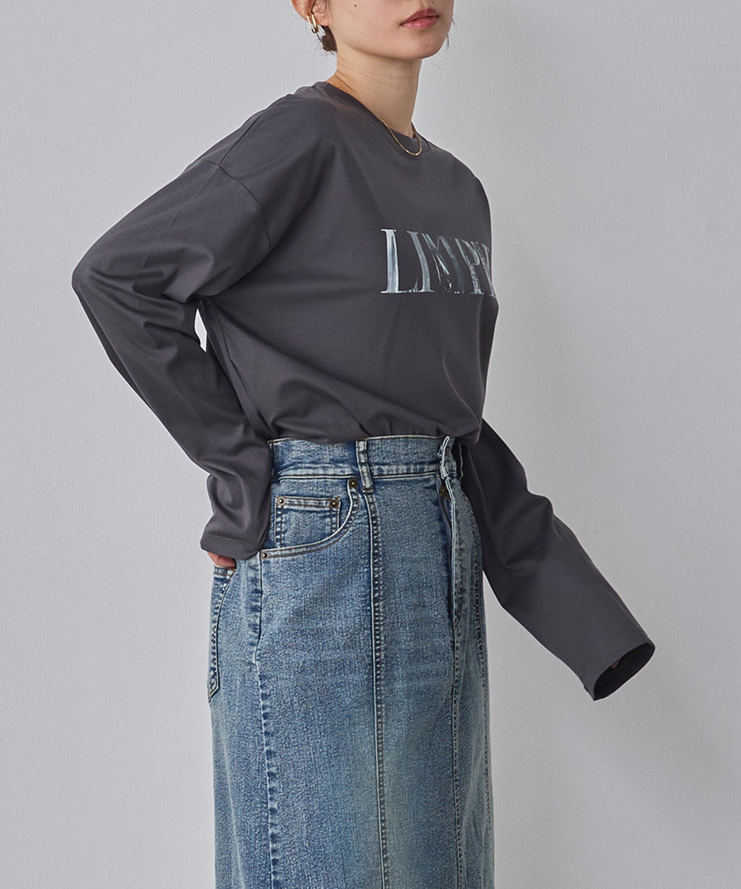 FRONT LOGO LONG T-SHIRT