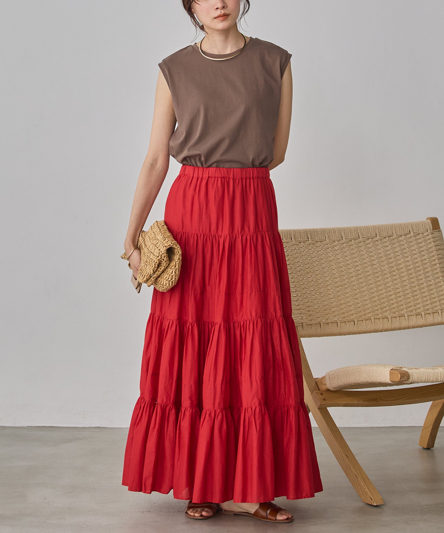 BASIC SLEEVELESS TOP