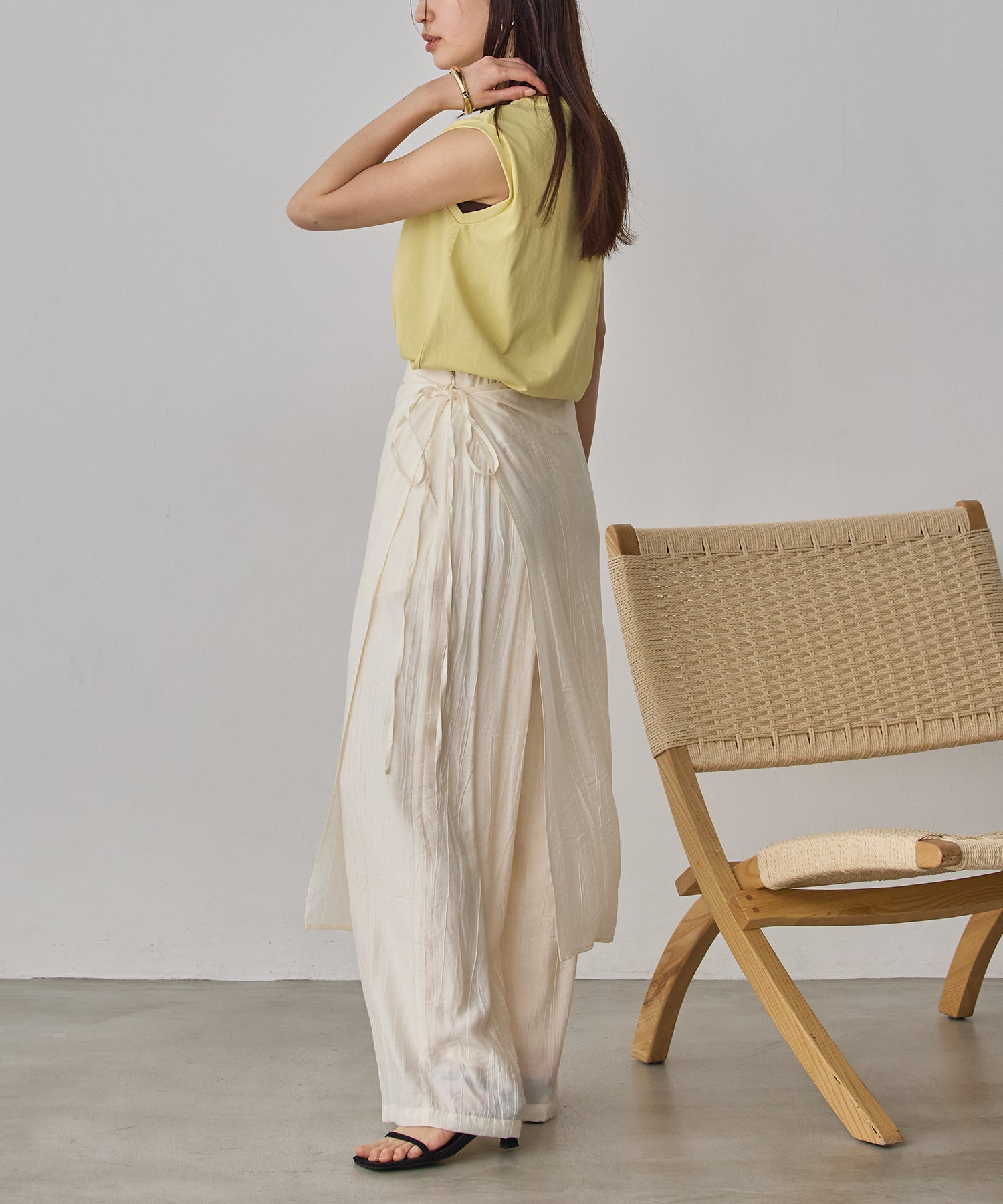 BASIC SLEEVELESS TOP