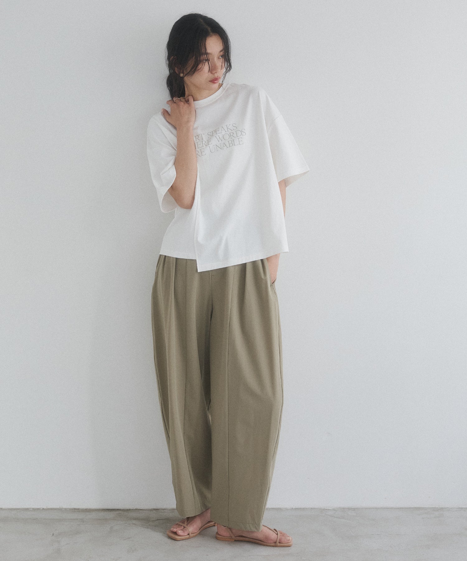 USA COTTON ASYMMETRICAL LOGO T-SHIRT