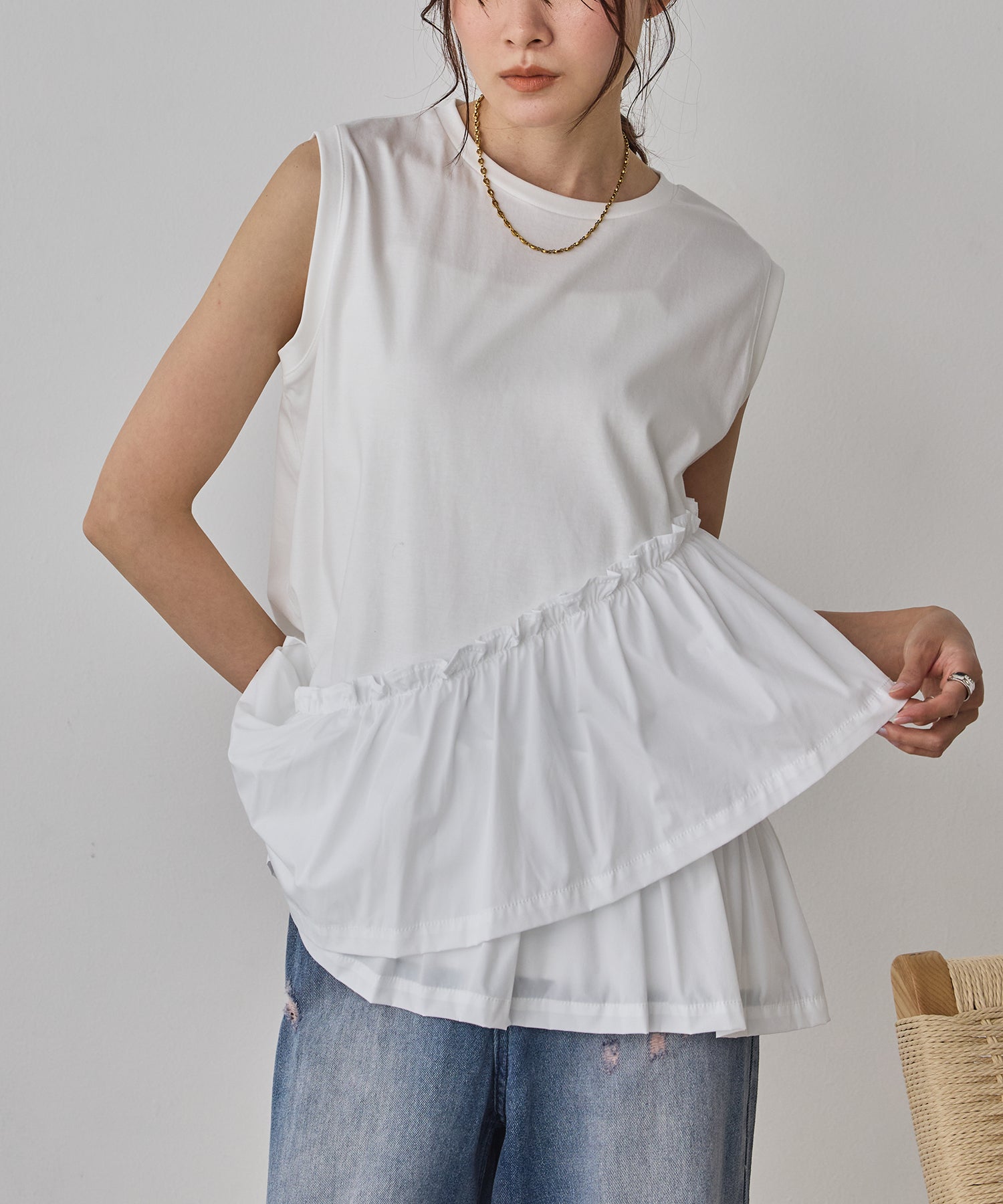 COMPACT SMOOTH ASYMMETRICAL RUFFLE TOP
