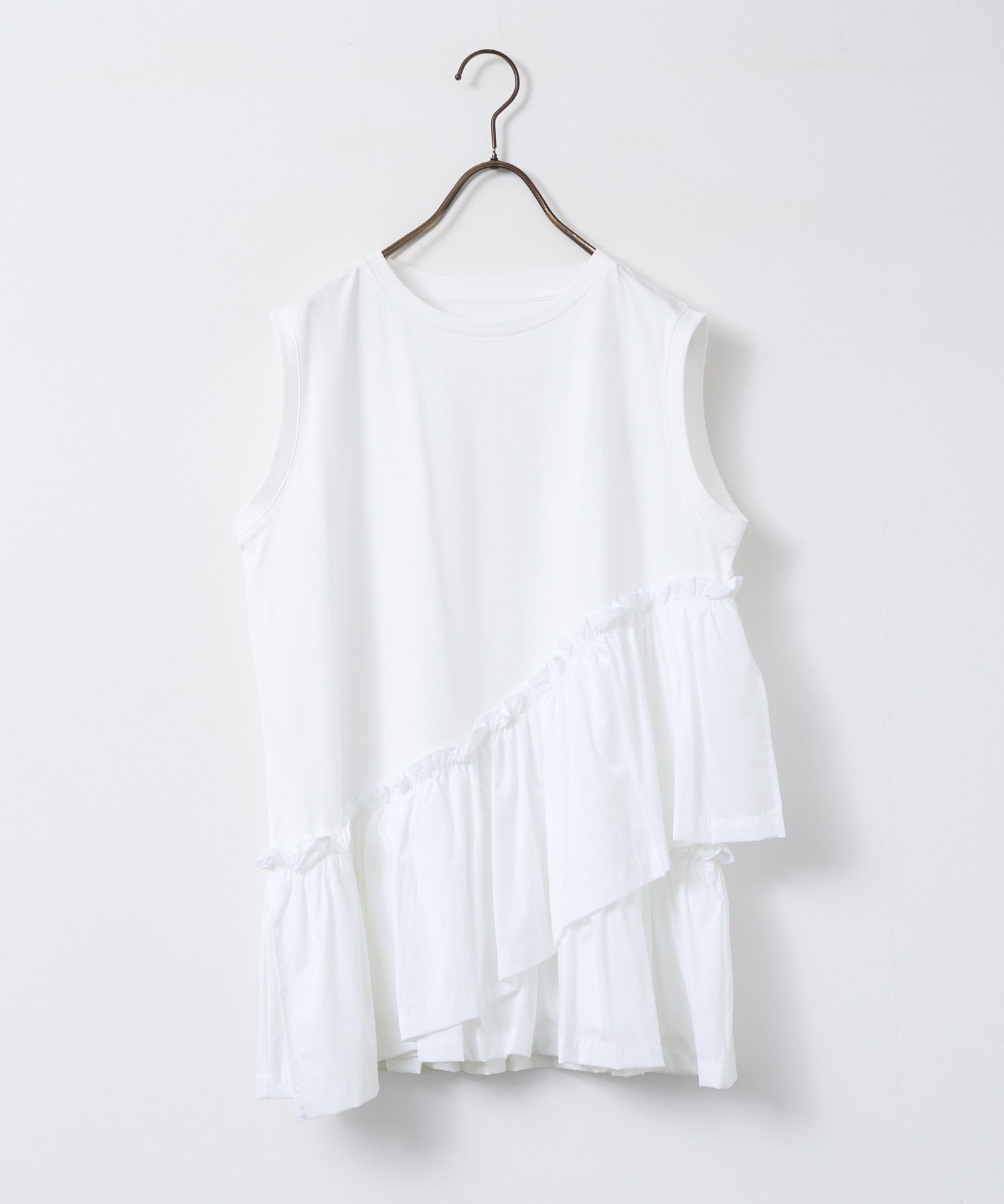 COMPACT SMOOTH ASYMMETRICAL RUFFLE TOP