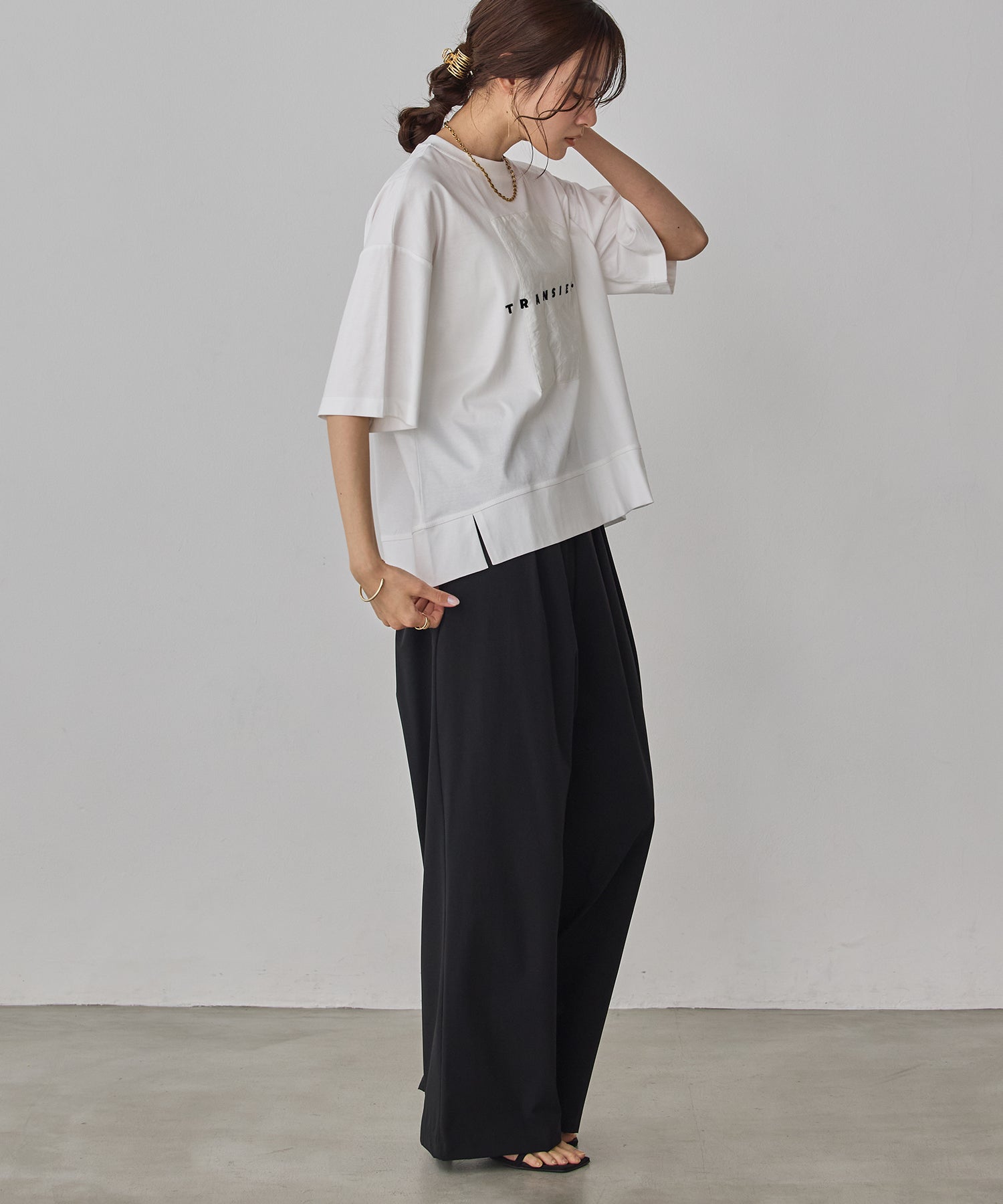 COMPACT SMOOTH EMBROIDERED LOGO T-SHIRT