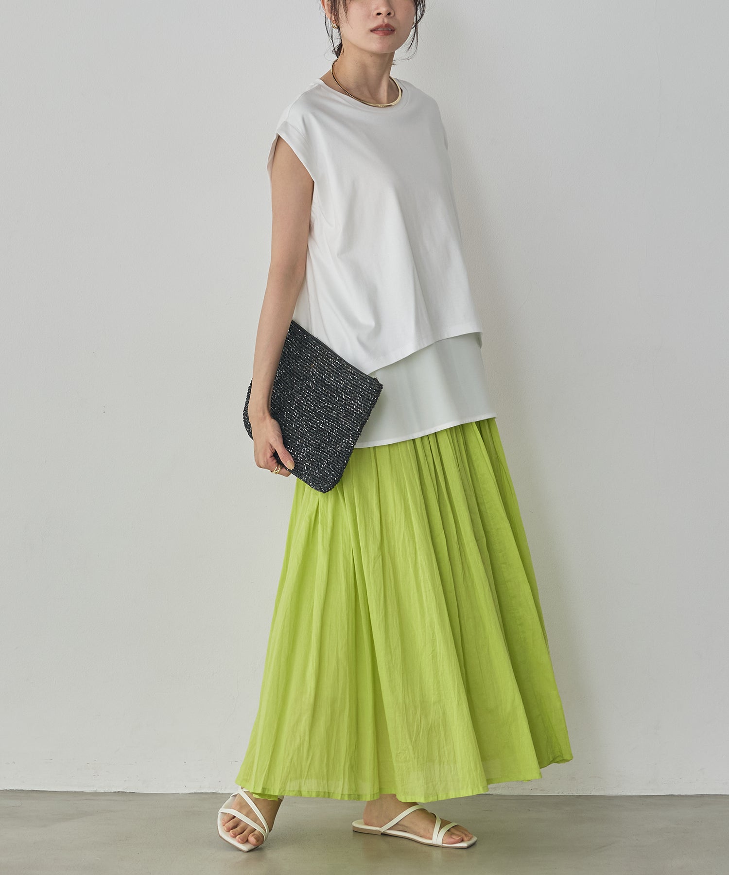 COMPACT SMOOTH LAYERED SLEEVELESS TOPS
