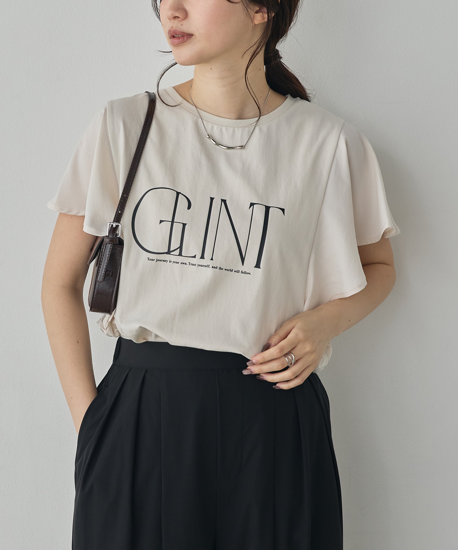 FRILLED-SLEEVE LOGO T-SHIRT