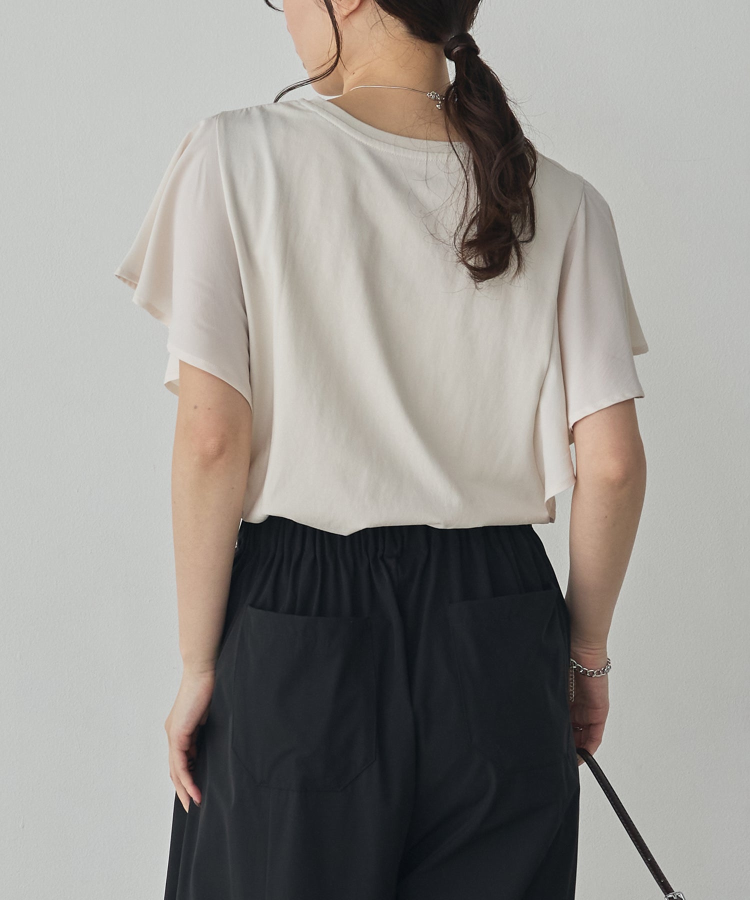 FRILLED-SLEEVE LOGO T-SHIRT