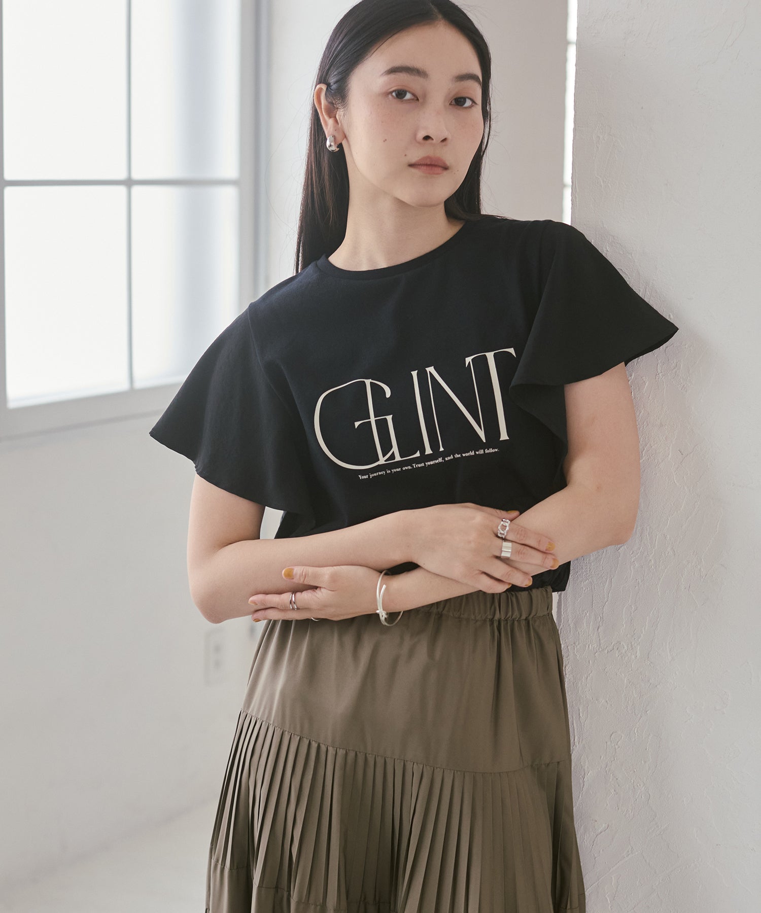 FRILLED-SLEEVE LOGO T-SHIRT