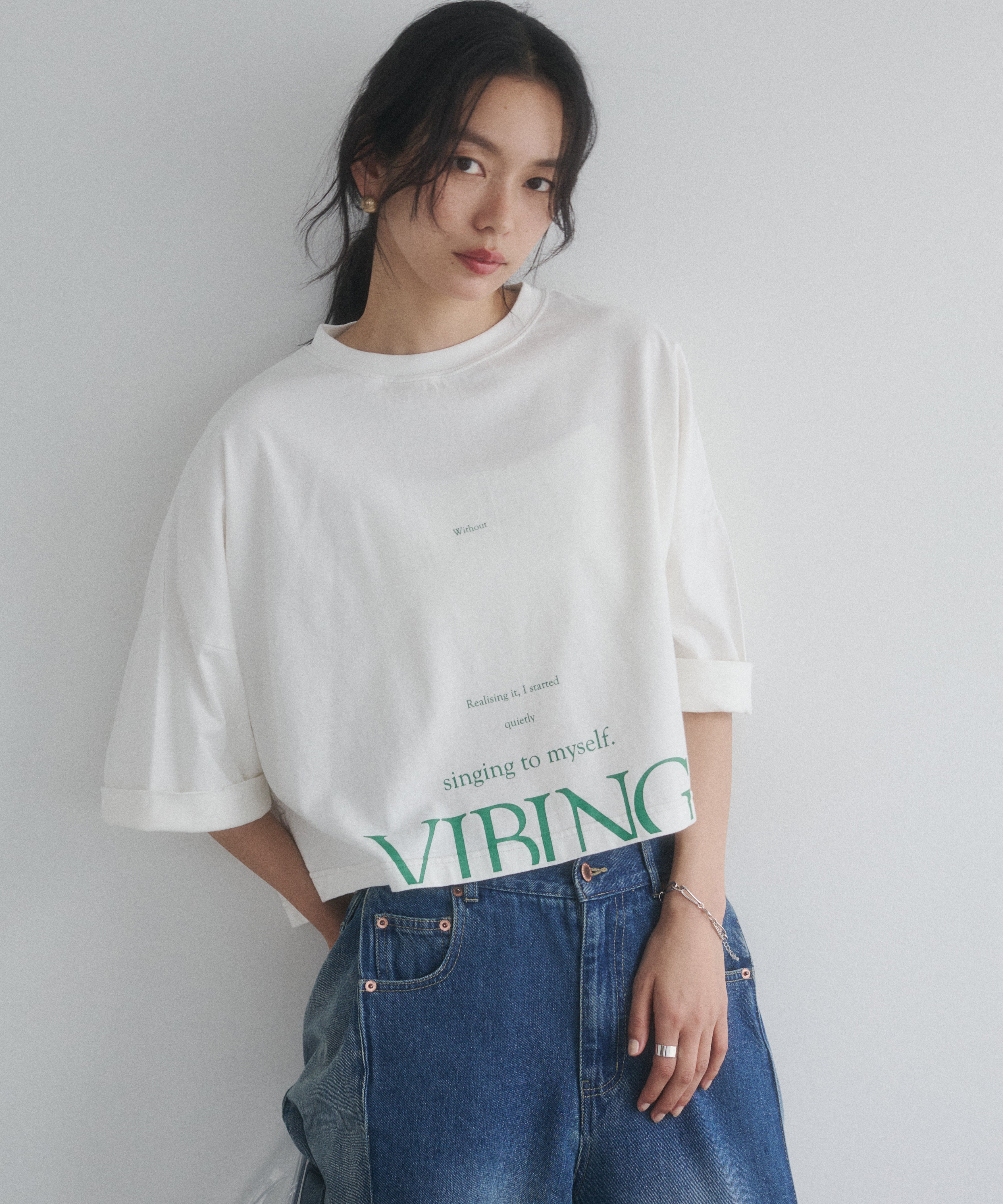 WIDE SHORT LOGO T-SHIRT