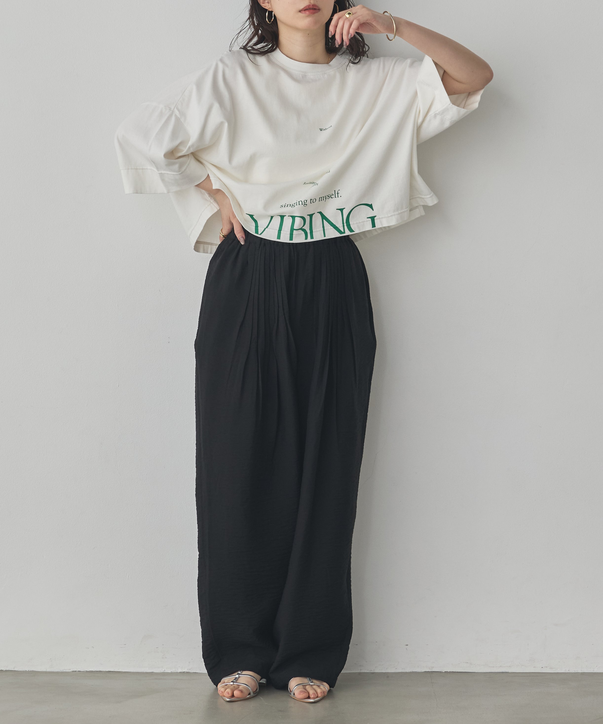 WIDE SHORT LOGO T-SHIRT