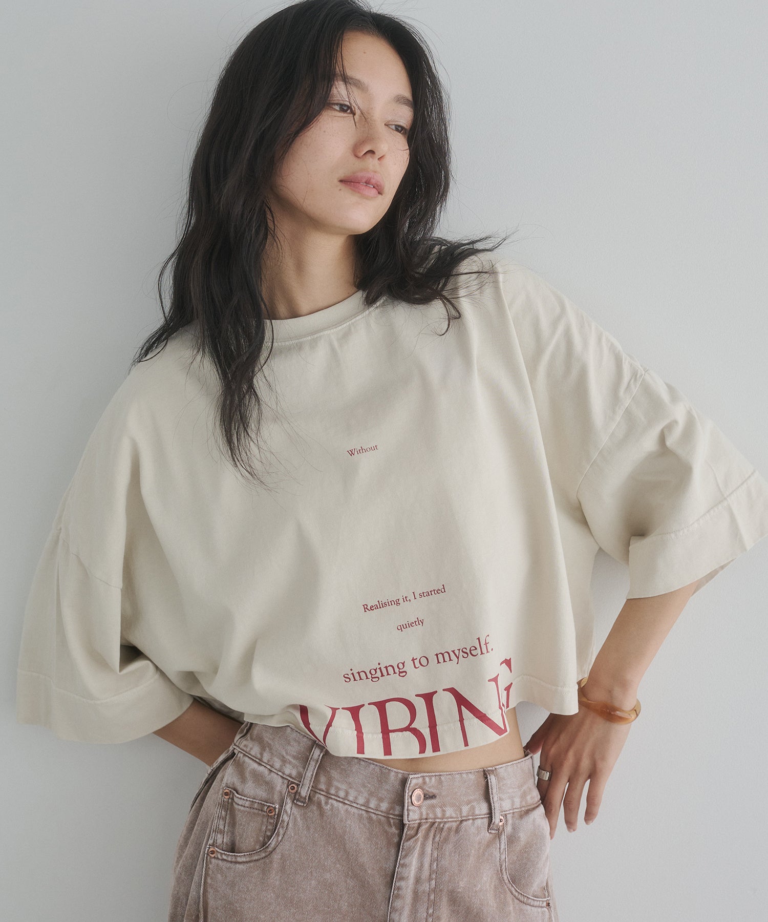 WIDE SHORT LOGO T-SHIRT