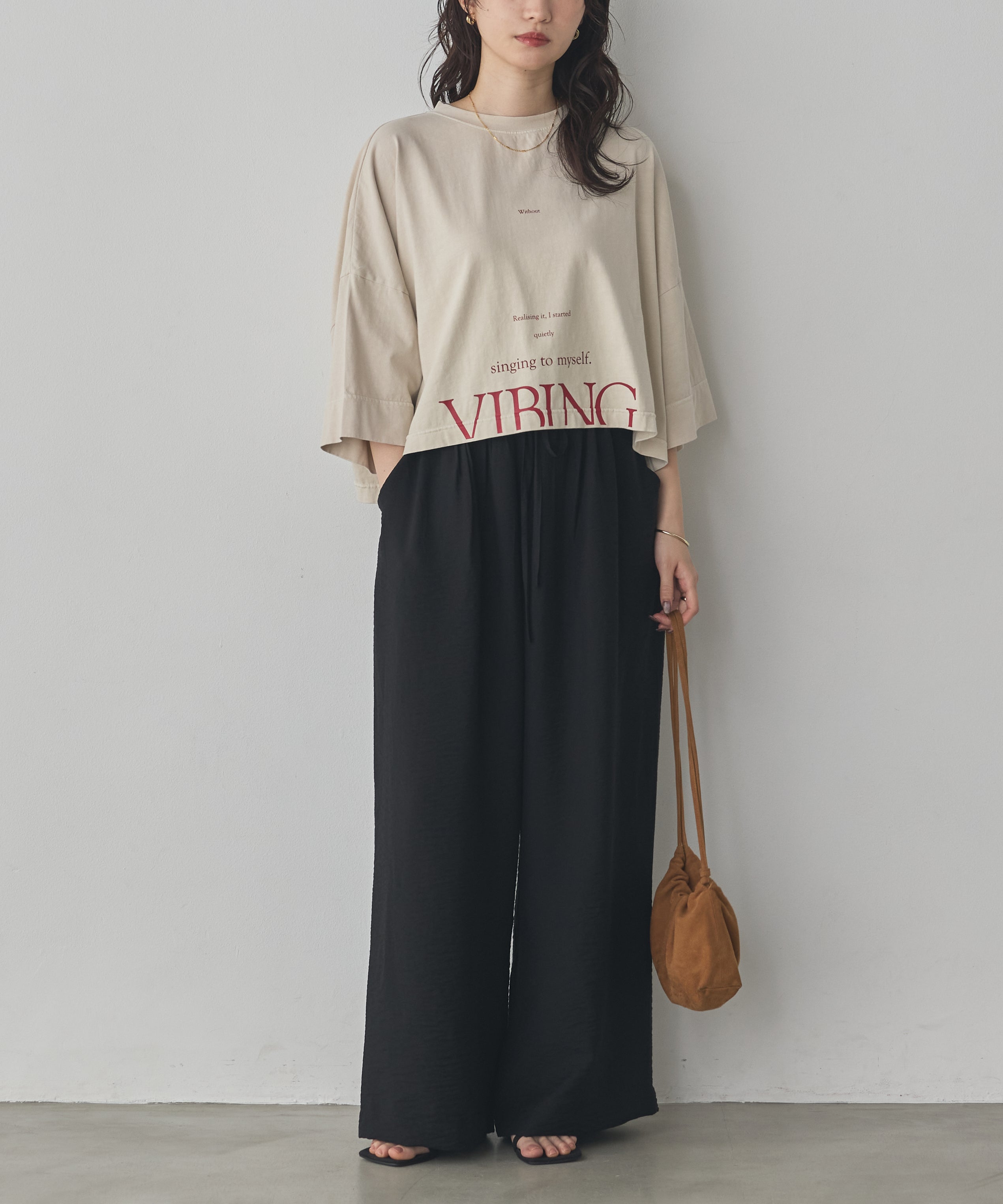 WIDE SHORT LOGO T-SHIRT