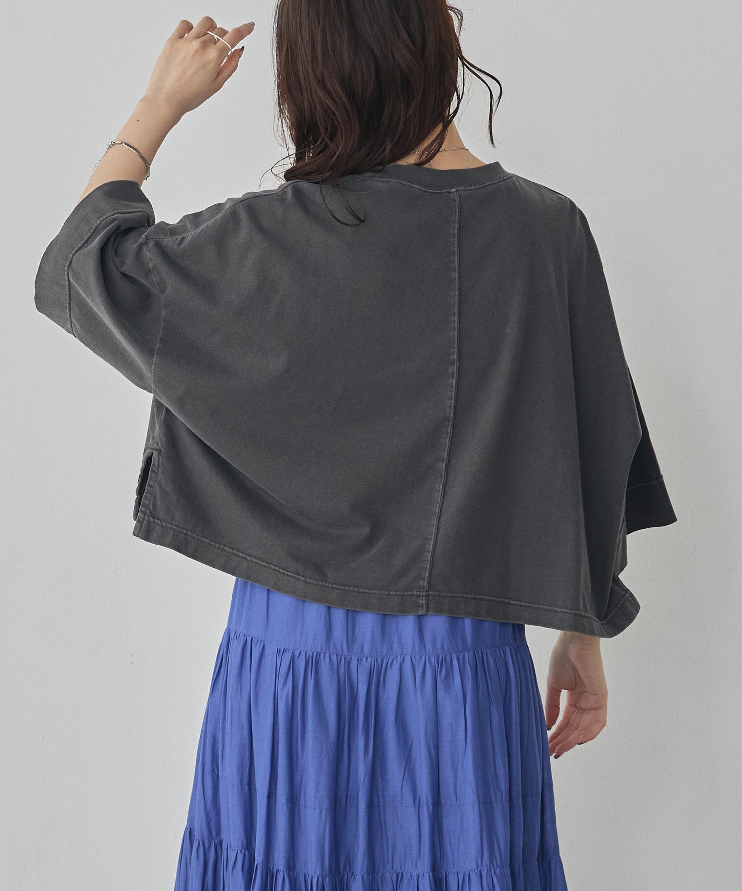 WIDE SHORT LOGO T-SHIRT