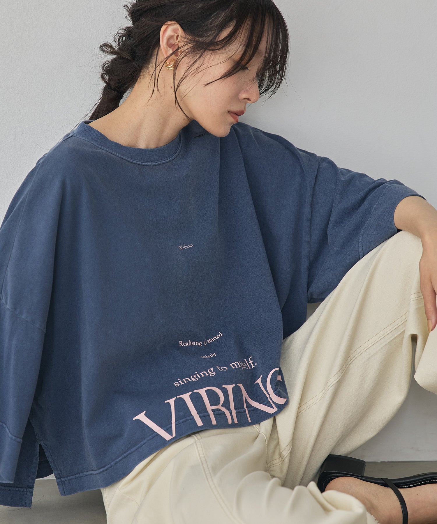 WIDE SHORT LOGO T-SHIRT
