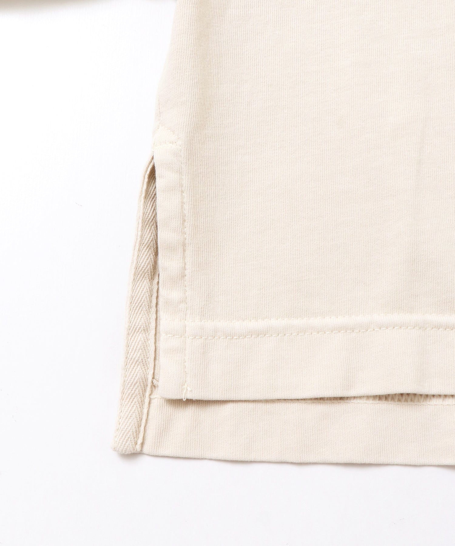 WIDE SHORT LOGO T-SHIRT