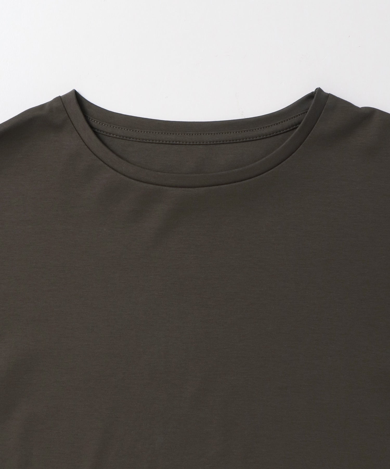 COMPACT SMOOTH ASYMMETRICAL LACE-DOCKED TOP