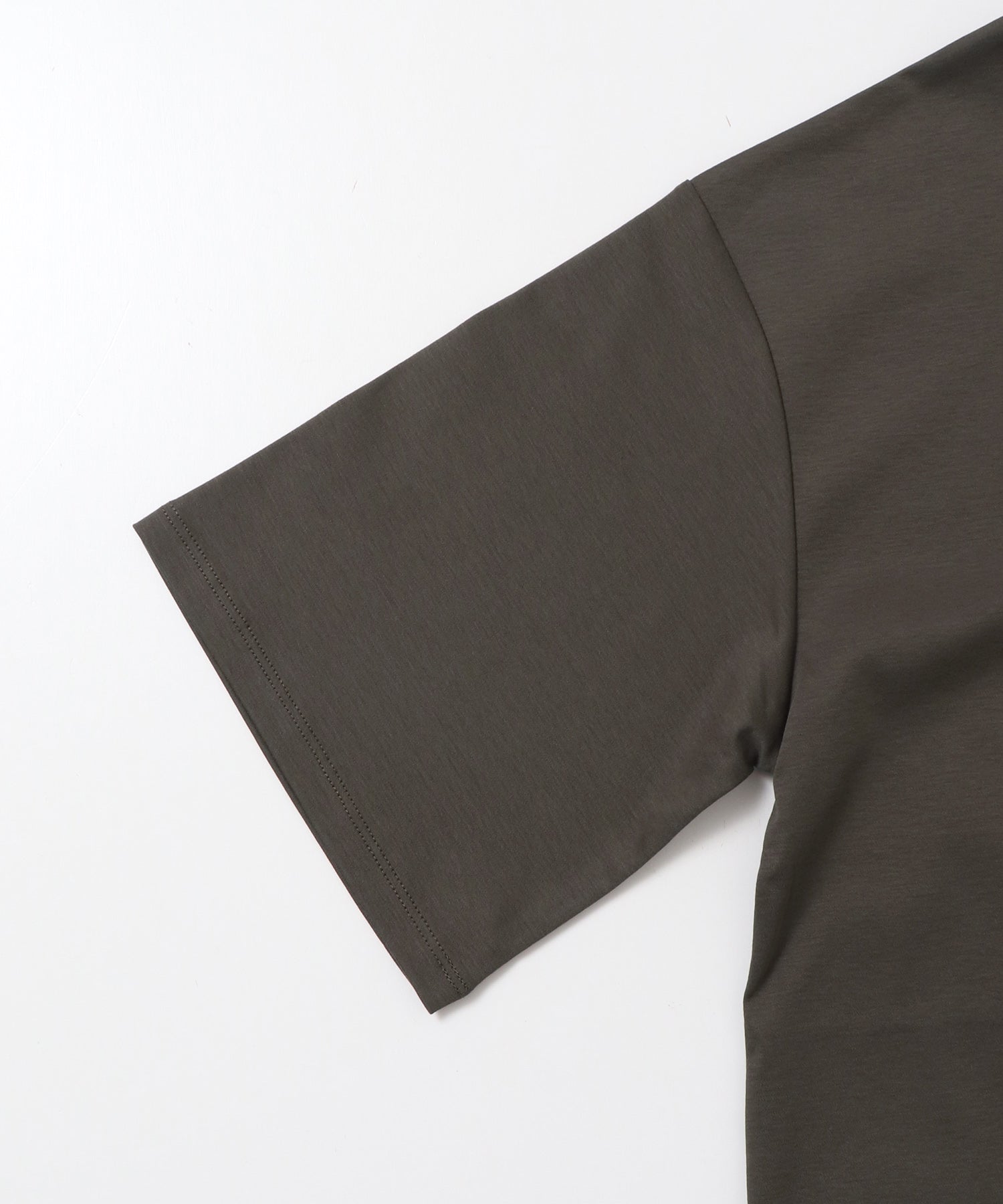 COMPACT SMOOTH ASYMMETRICAL LACE-DOCKED TOP