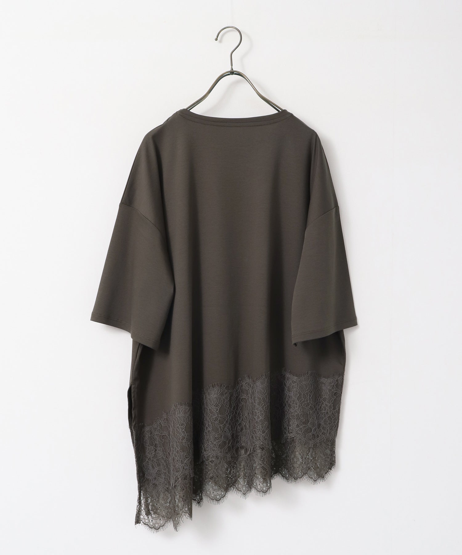COMPACT SMOOTH ASYMMETRICAL LACE-DOCKED TOP