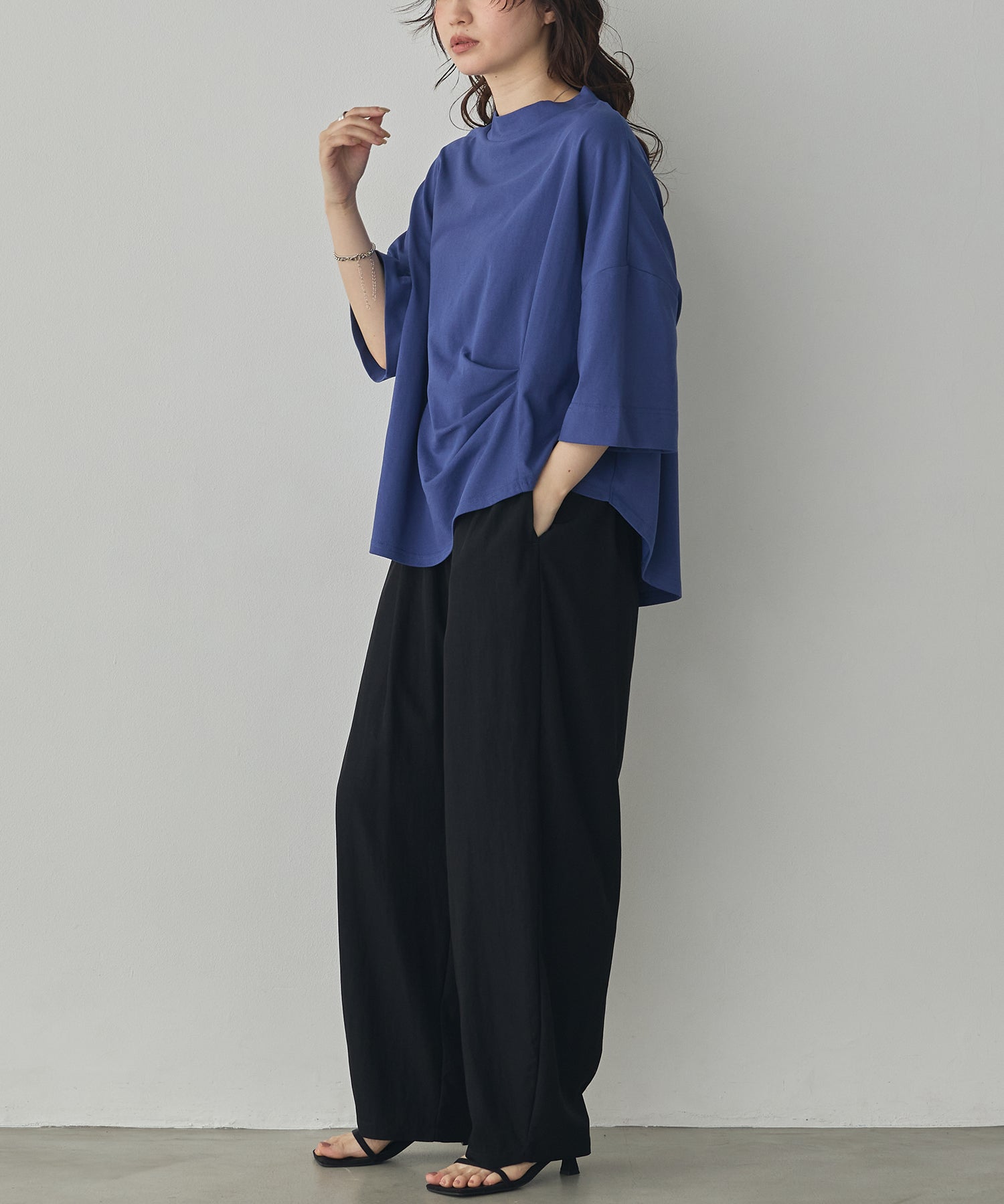 USA COTTON DESIGN-TUCK T-SHIRT