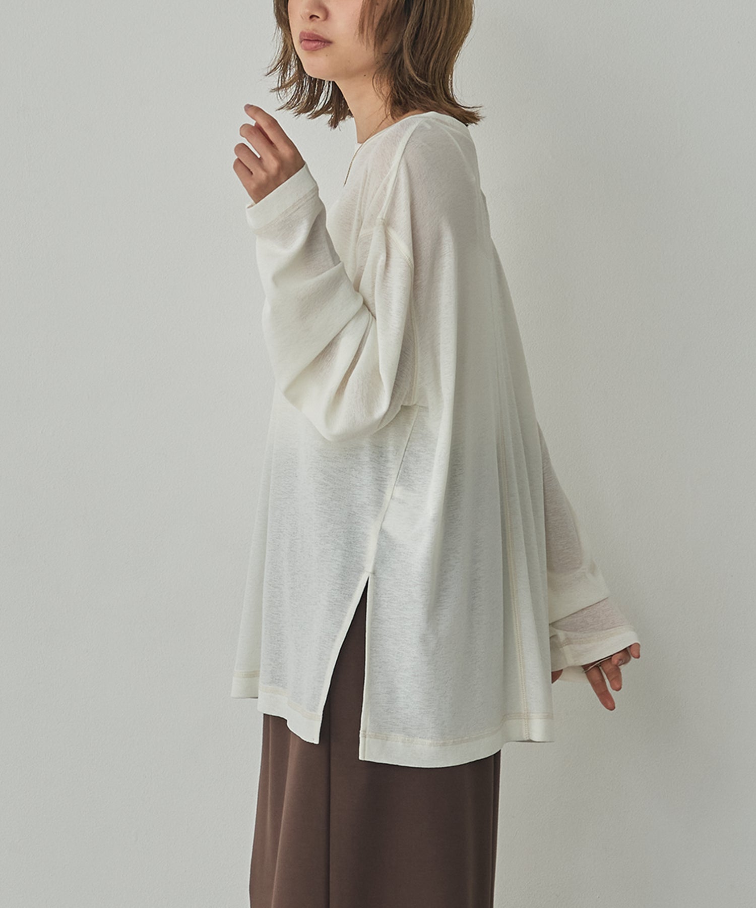 SHEER WAFFLE TOP WITH SUBTLE COLOUR-BLOCKED STITCHING