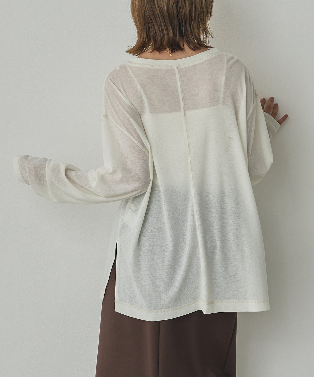 SHEER WAFFLE TOP WITH SUBTLE COLOUR-BLOCKED STITCHING