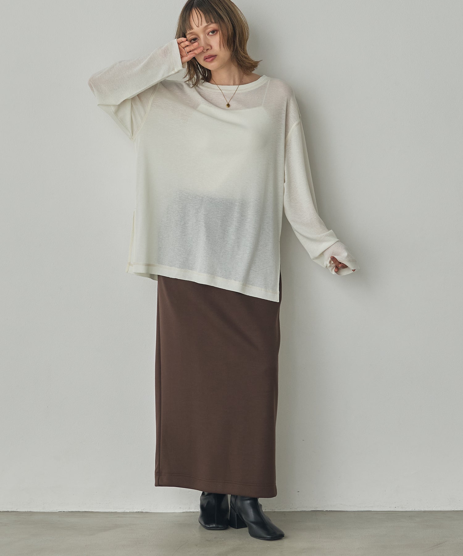 SHEER WAFFLE TOP WITH SUBTLE COLOUR-BLOCKED STITCHING