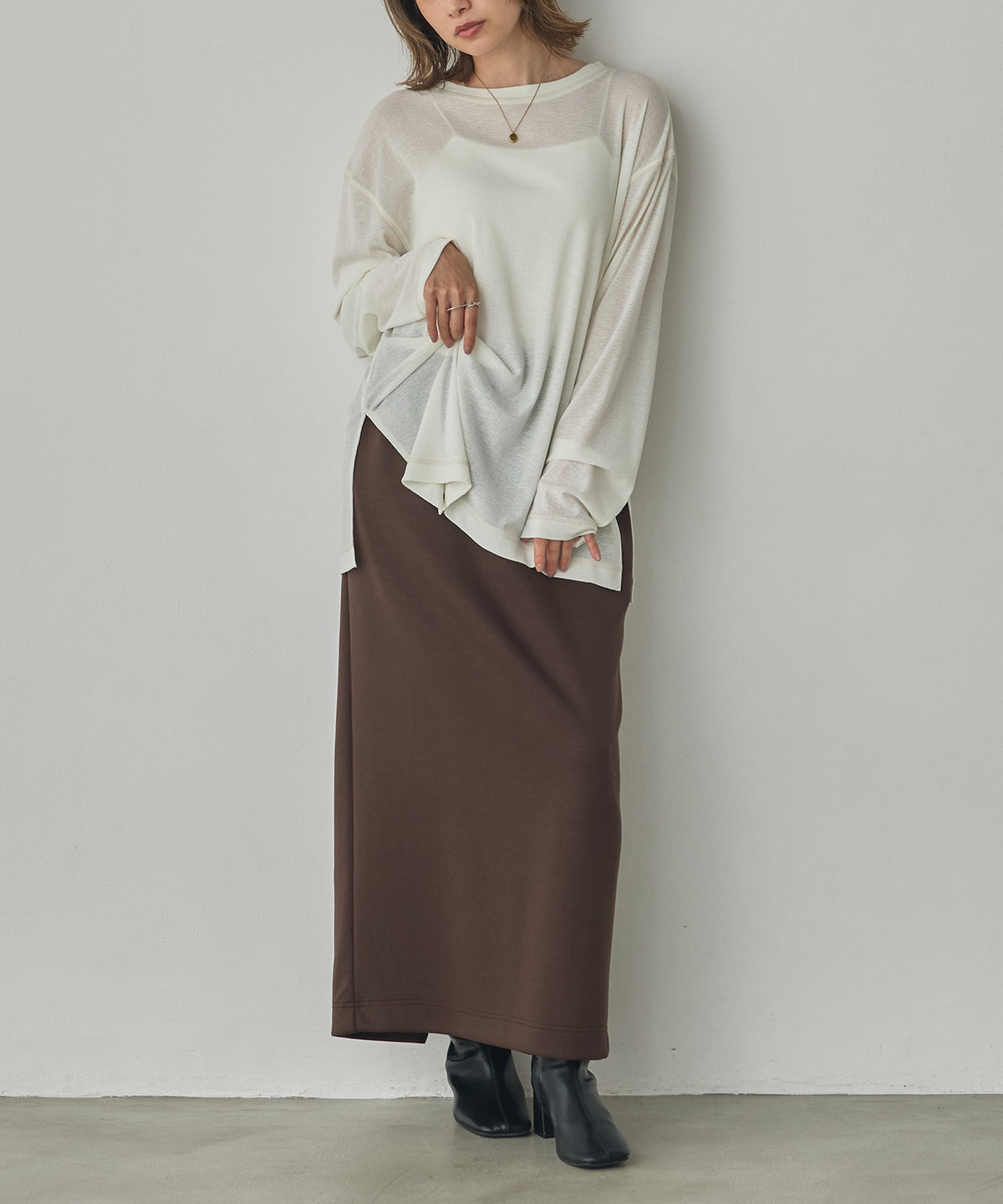 SHEER WAFFLE TOP WITH SUBTLE COLOUR-BLOCKED STITCHING