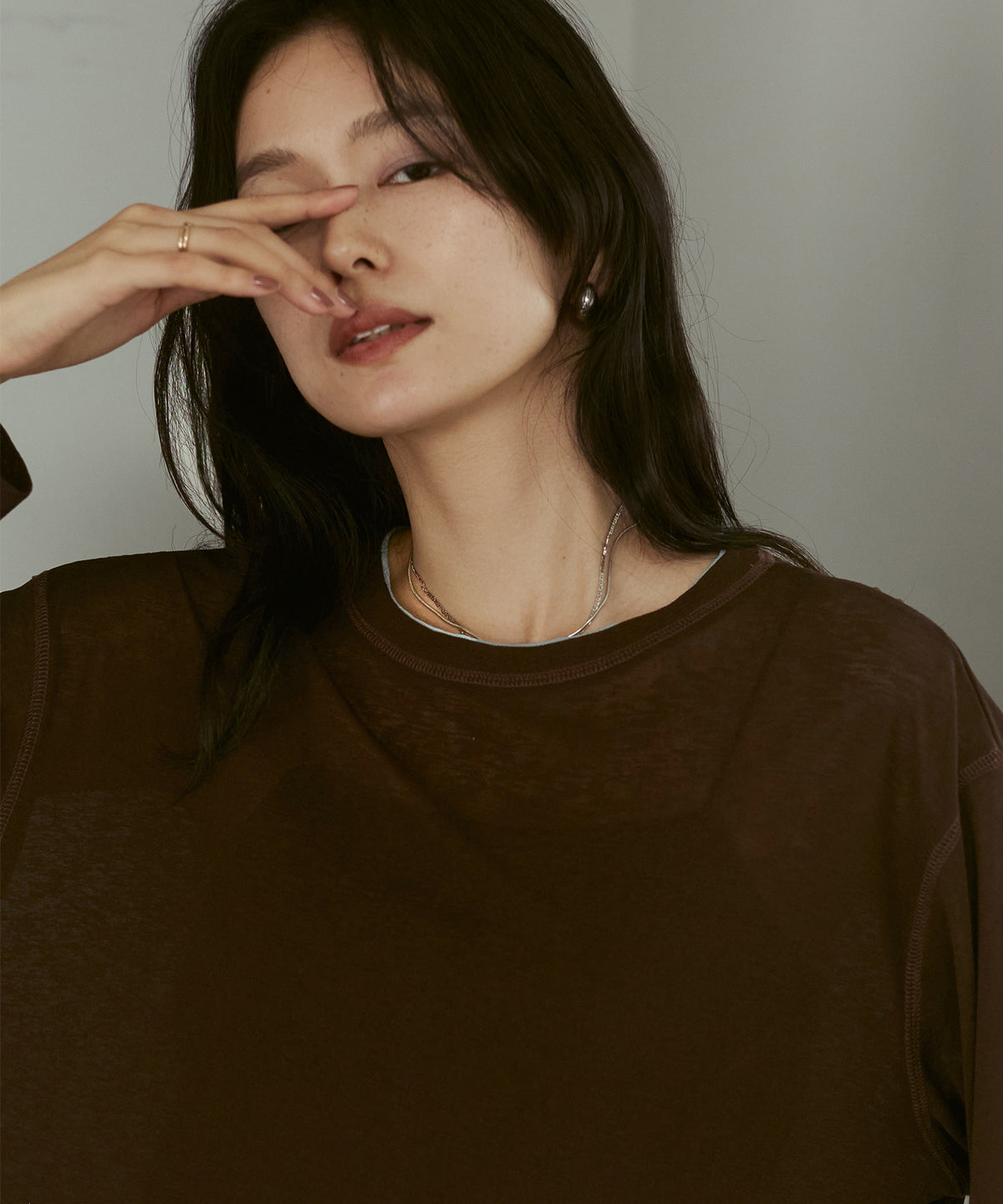 SHEER WAFFLE TOP WITH SUBTLE COLOUR-BLOCKED STITCHING