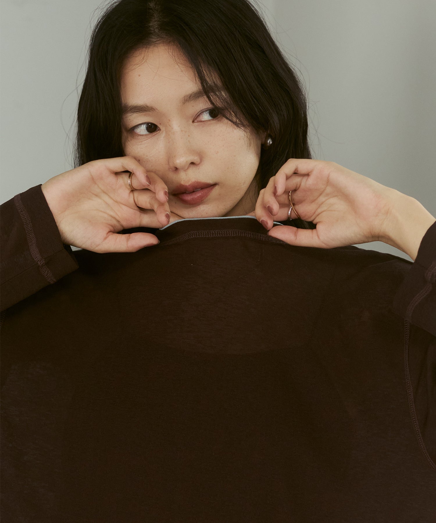 SHEER WAFFLE TOP WITH SUBTLE COLOUR-BLOCKED STITCHING