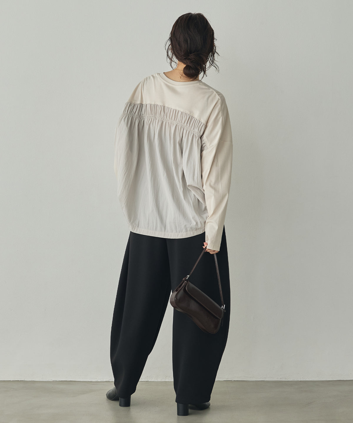 GATHERED-DESIGN DOCKING TOPS