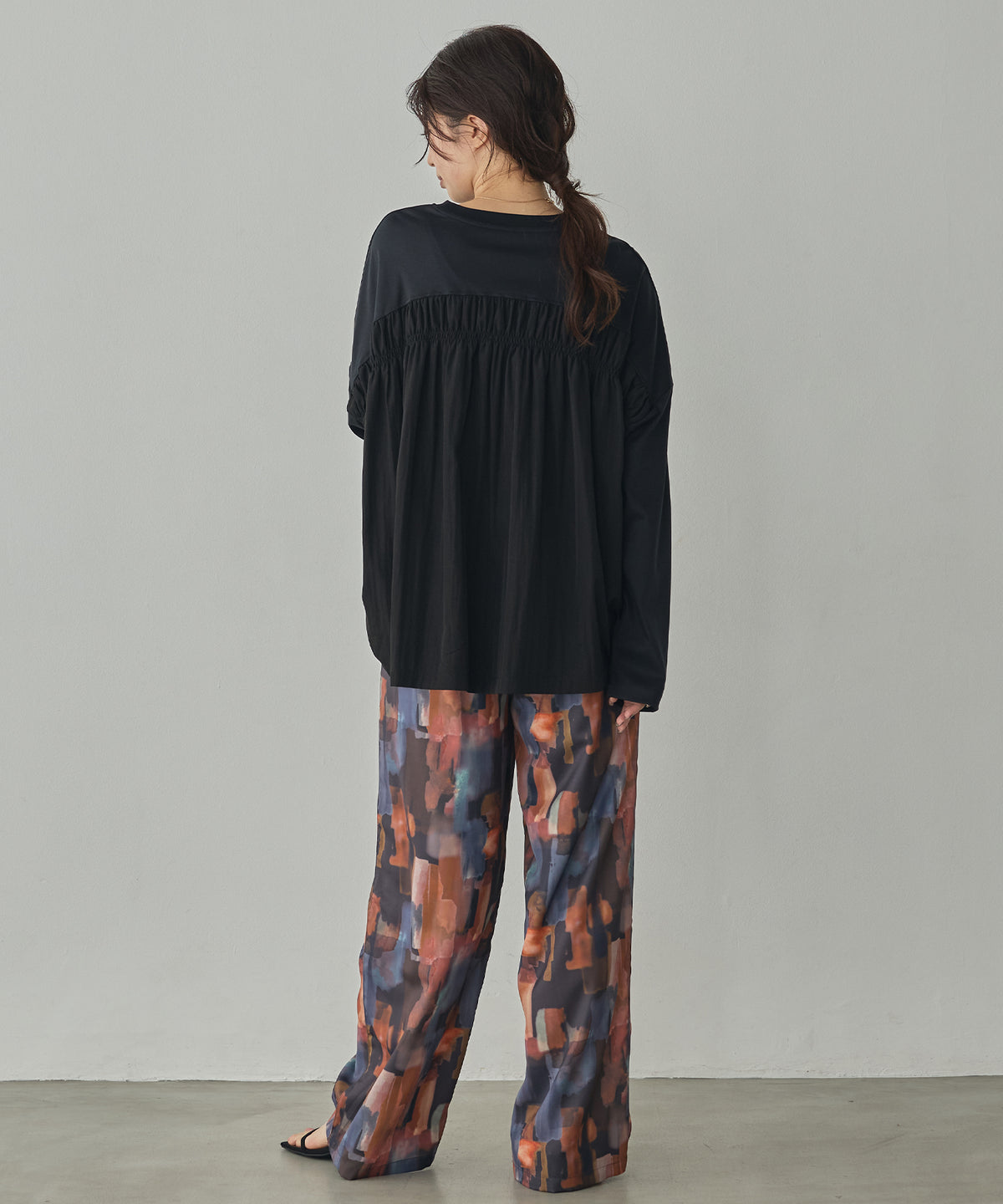 GATHERED-DESIGN DOCKING TOPS