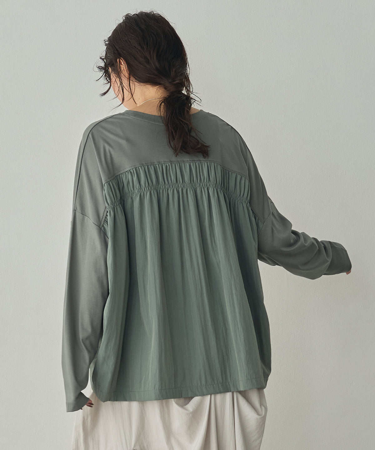 GATHERED-DESIGN DOCKING TOPS