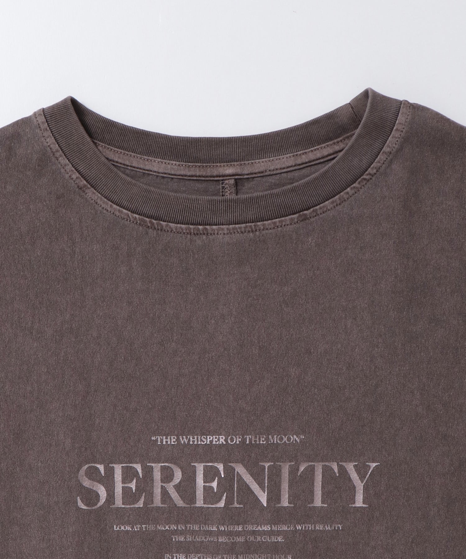 VINTAGE-STYLE FOIL PRINT TOPS