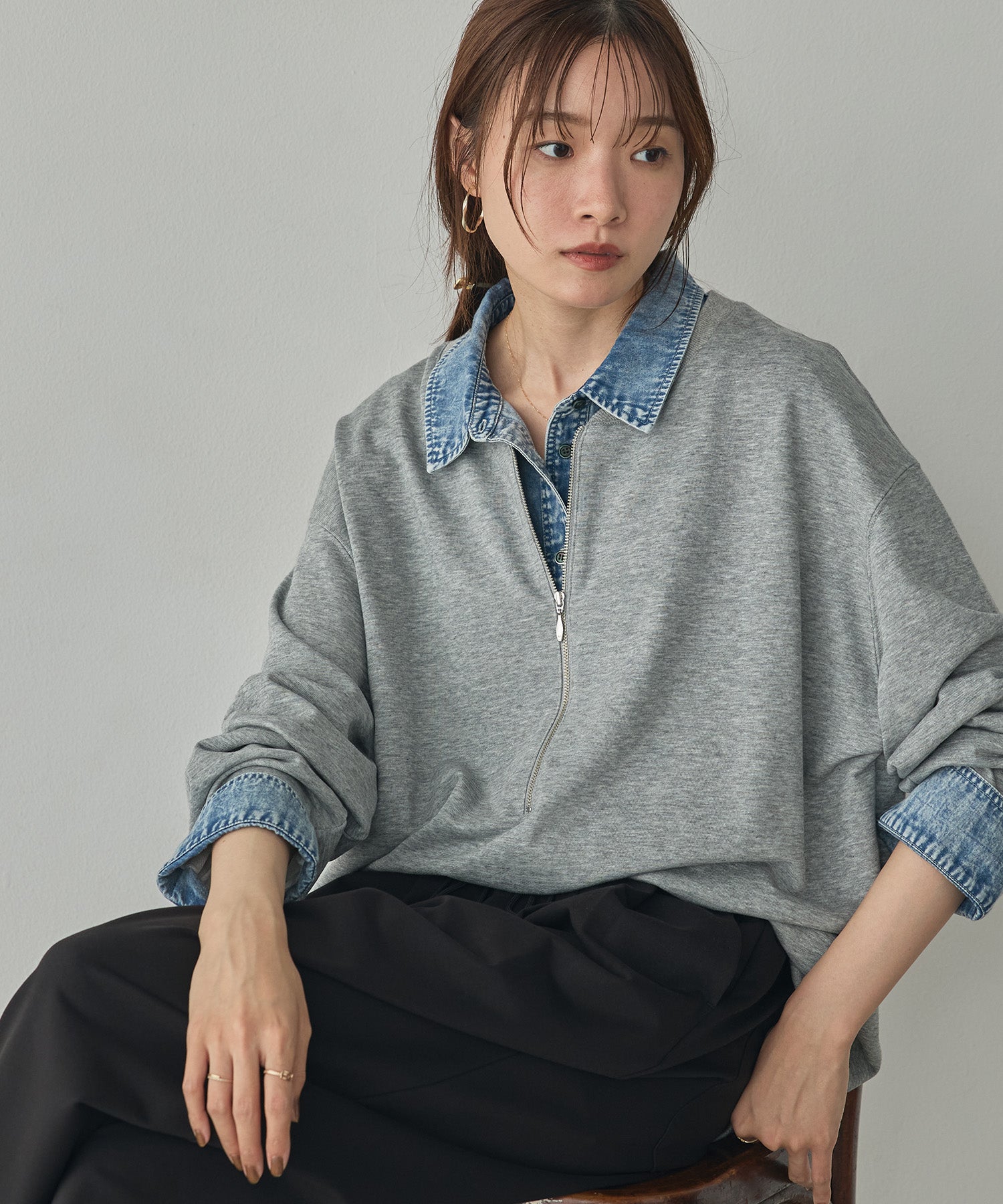 DENIM-COLLAR DOCKING FAKE-LAYERED TOP