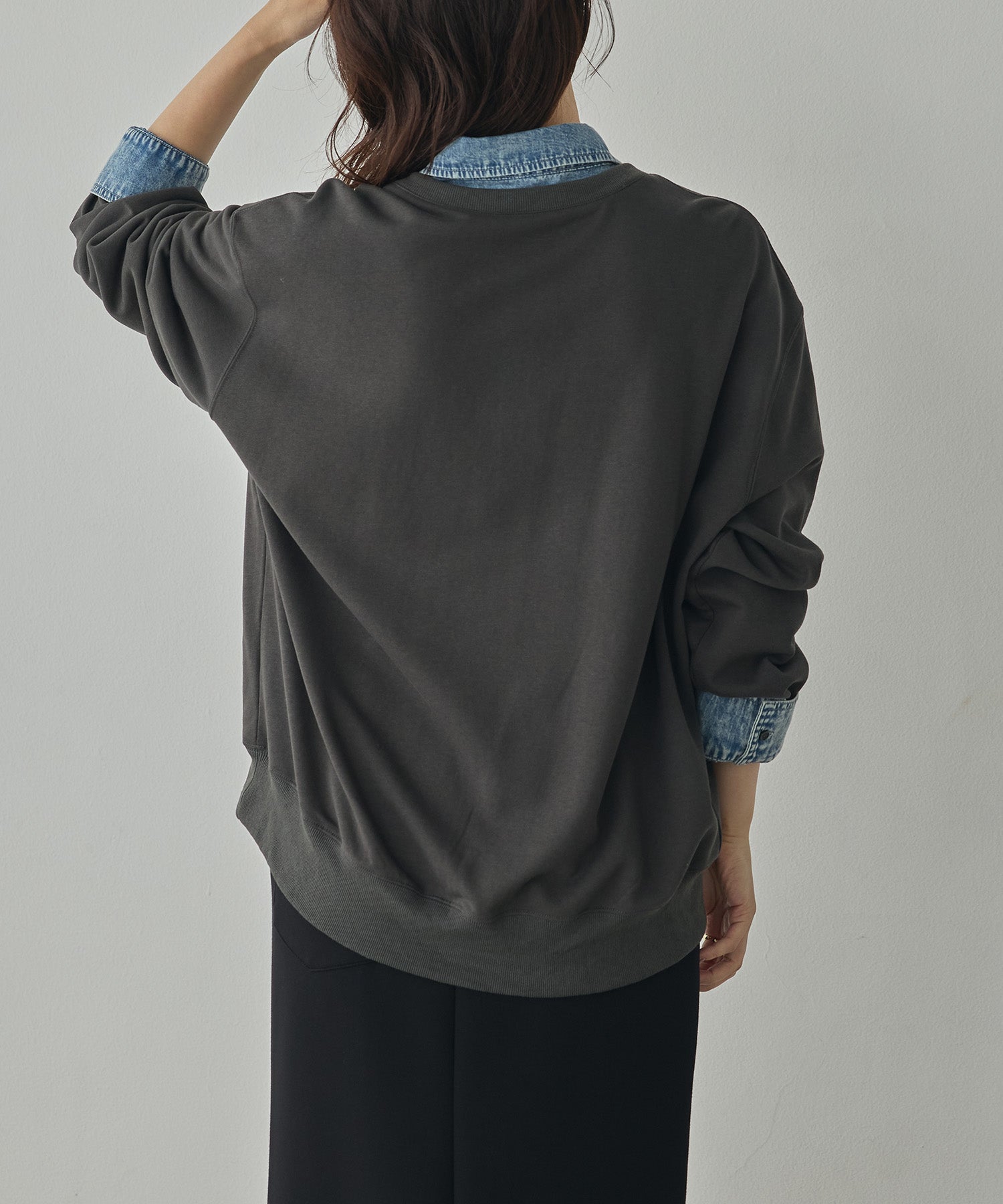 DENIM-COLLAR DOCKING FAKE-LAYERED TOP