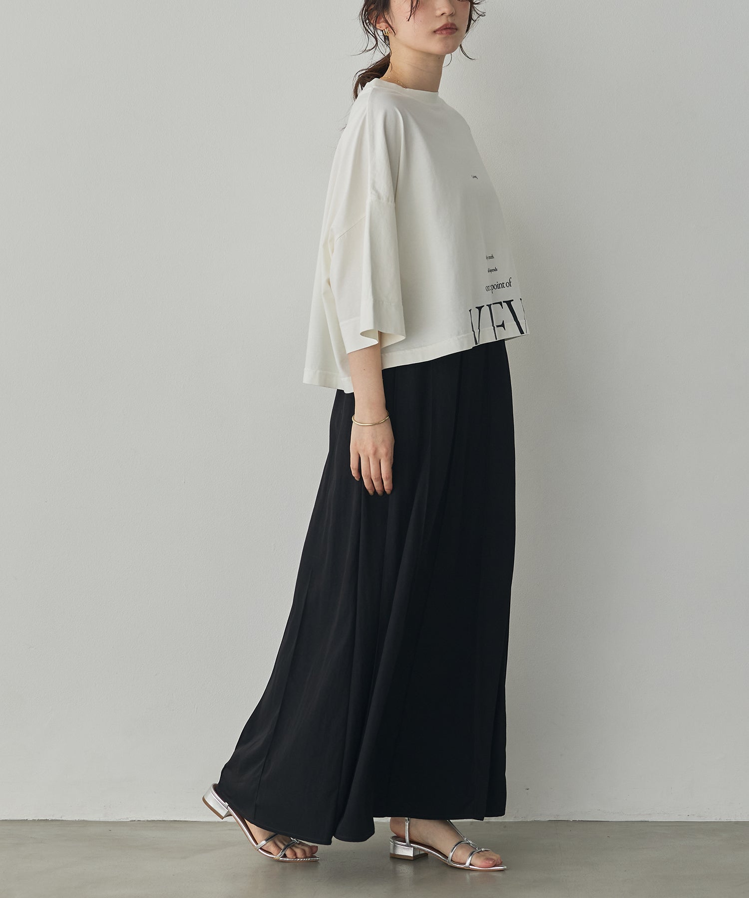 WIDE-FIT SHORT-SLEEVED LOGO T-SHIRT