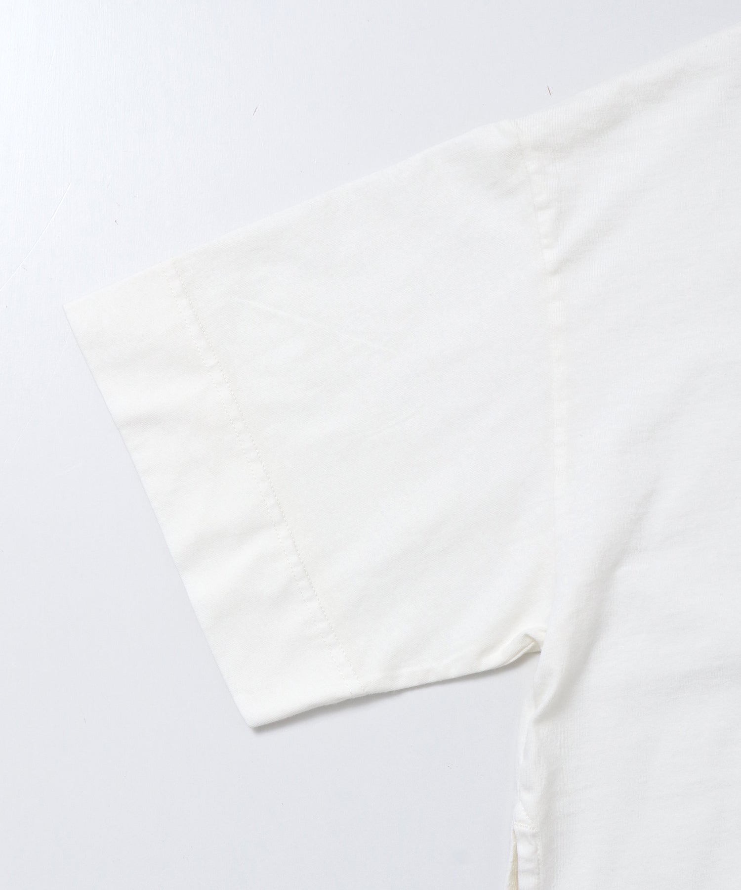 WIDE-FIT SHORT-SLEEVED LOGO T-SHIRT