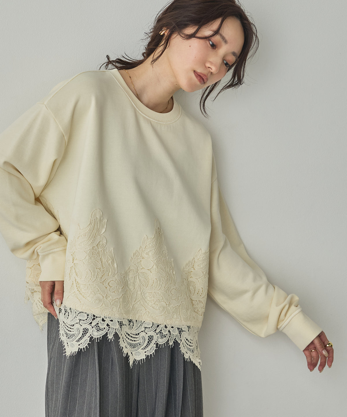 FLEECE-LINED LACE-DOCKED TOPS