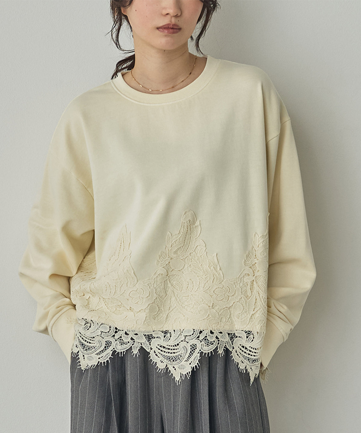 FLEECE-LINED LACE-DOCKED TOPS