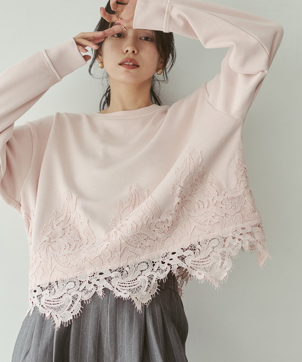 FLEECE-LINED LACE-DOCKED TOPS