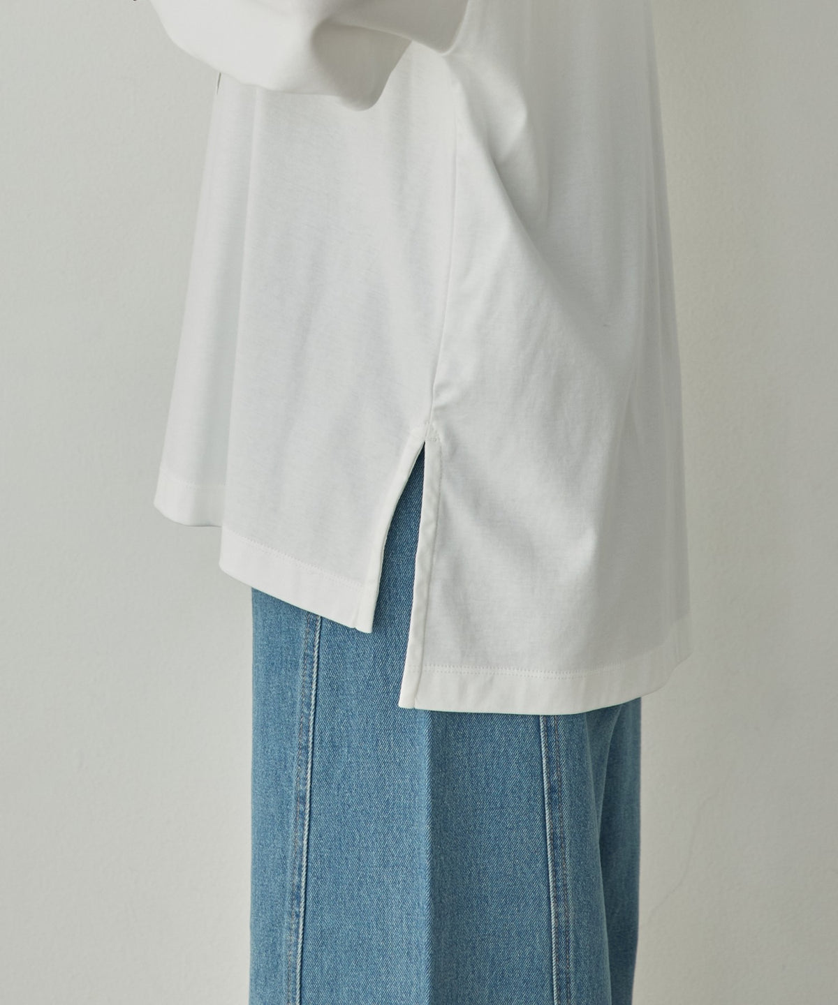 FOIL-PRINTED LONG-SLEEVE T-SHIRT