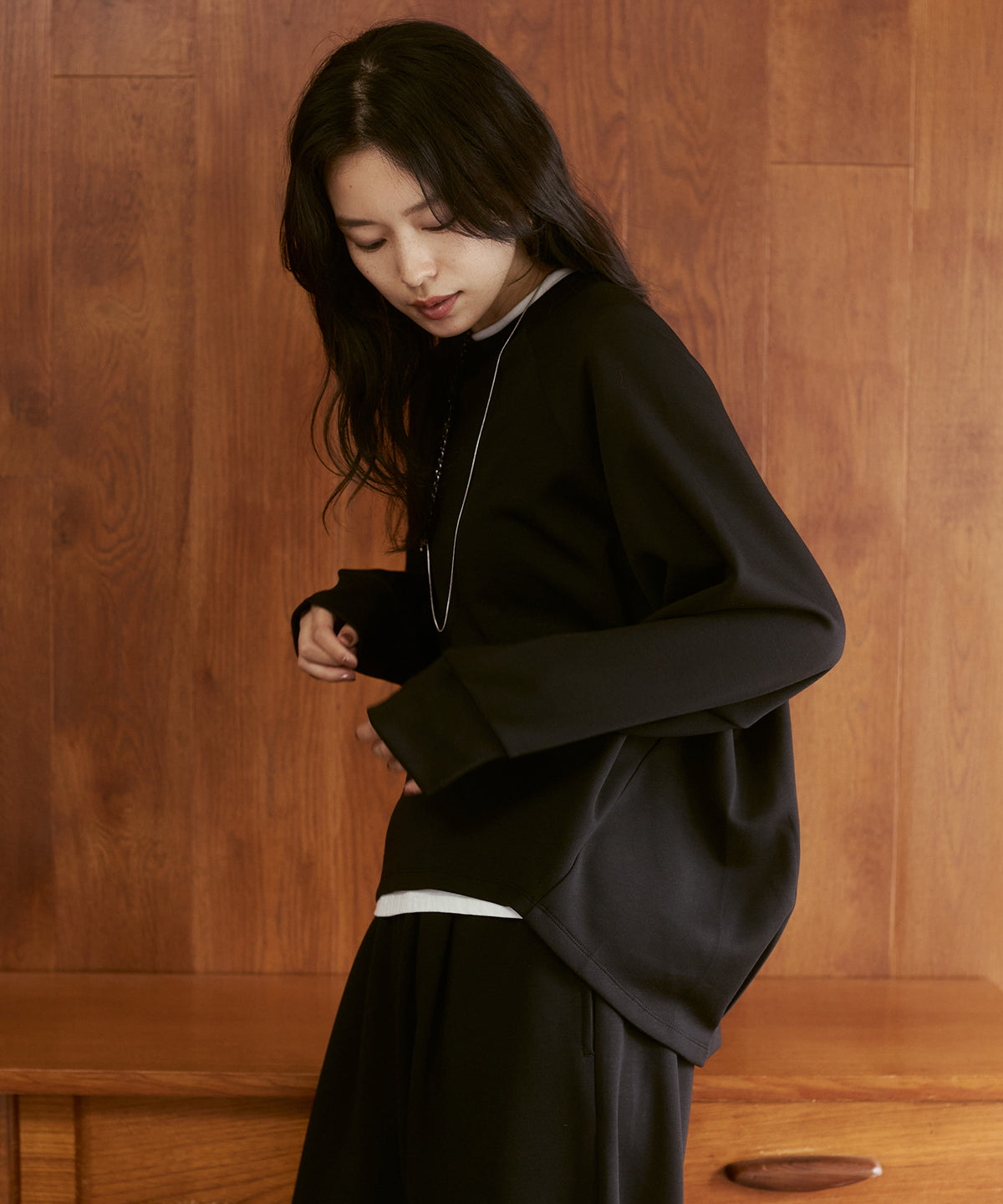 THICK CARDBOARD DOLMAN-SLEEVE TOPS