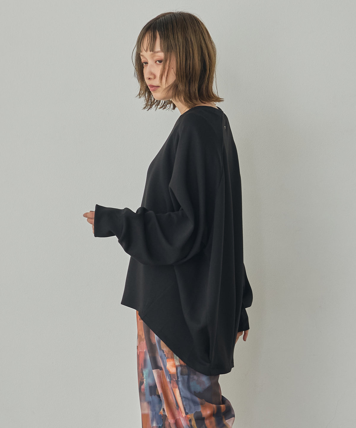 THICK CARDBOARD DOLMAN-SLEEVE TOPS