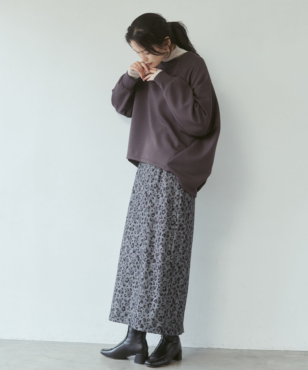 THICK CARDBOARD DOLMAN-SLEEVE TOPS