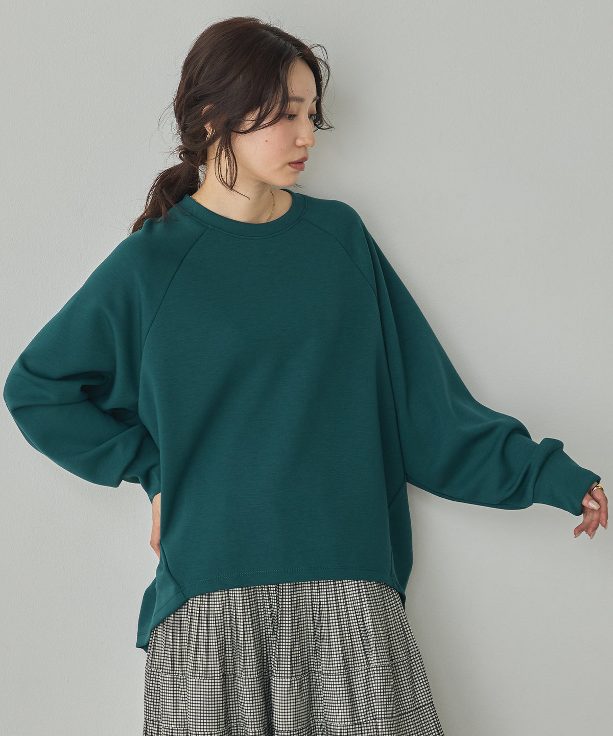 THICK CARDBOARD DOLMAN-SLEEVE TOPS