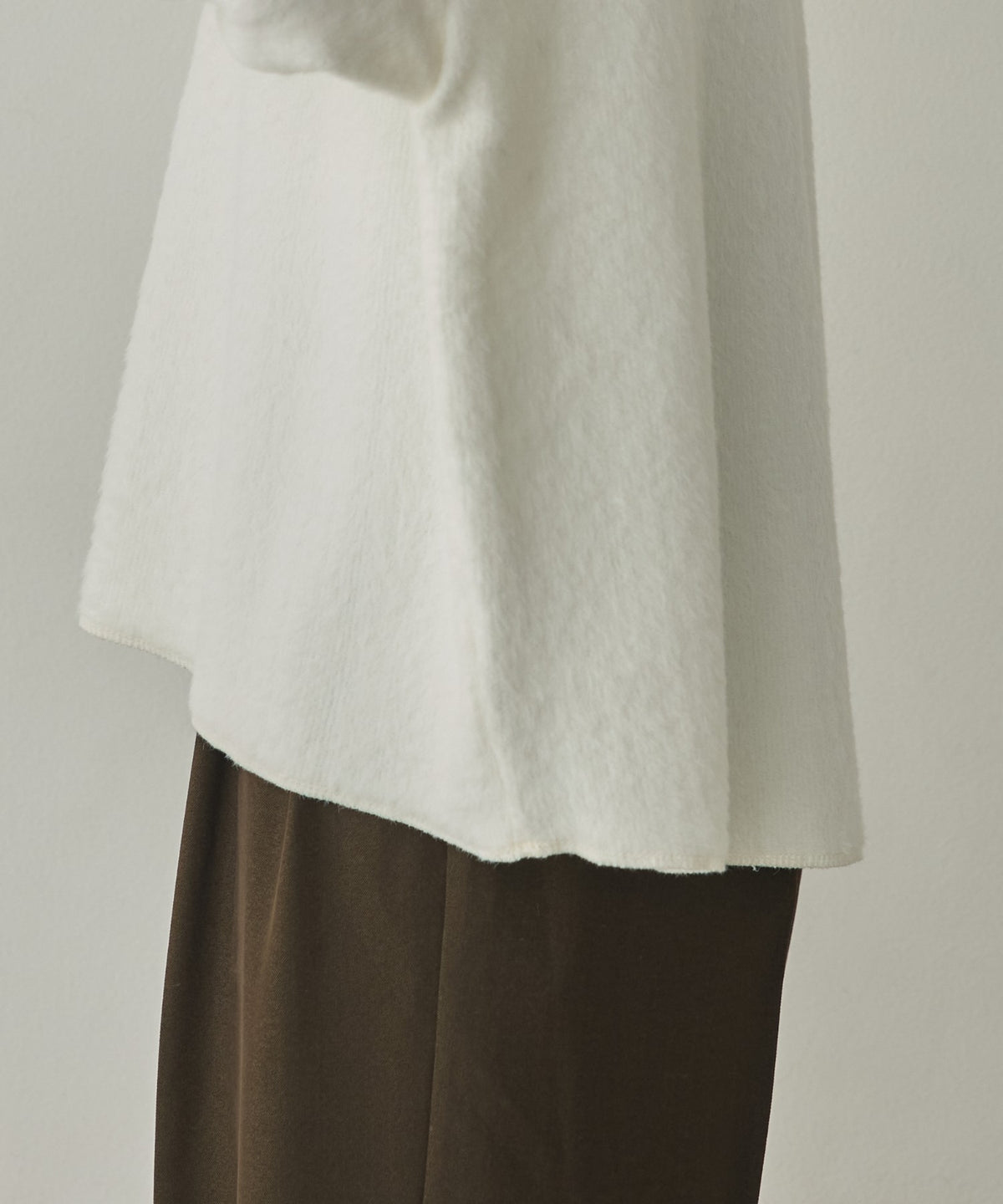 HIGH-NECK SHAGGY CRUISE TOP