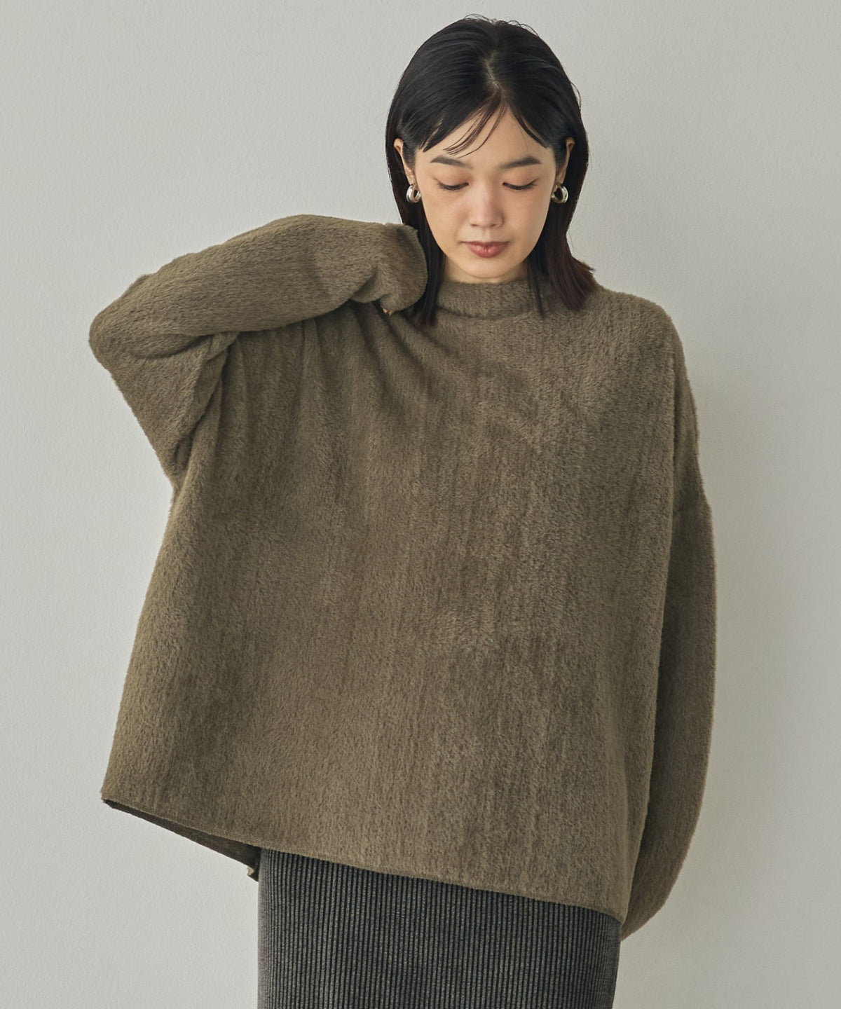 HIGH-NECK SHAGGY CRUISE TOP