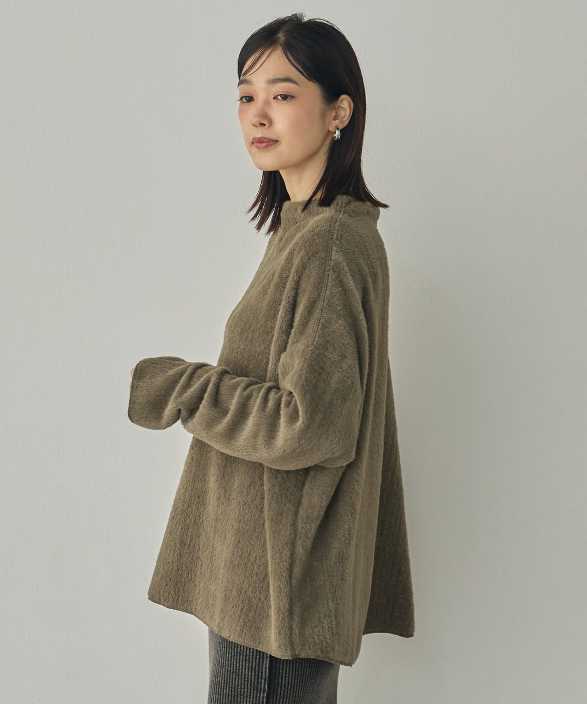 HIGH-NECK SHAGGY CRUISE TOP