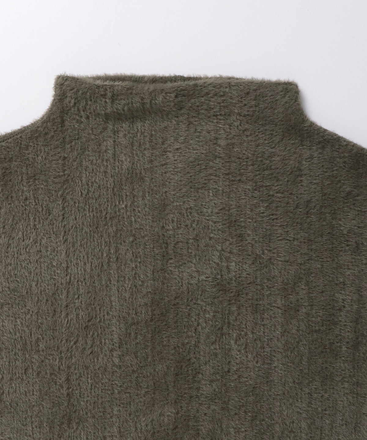 HIGH-NECK SHAGGY CRUISE TOP